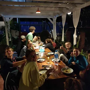 La Casa De Jardin Hostel
